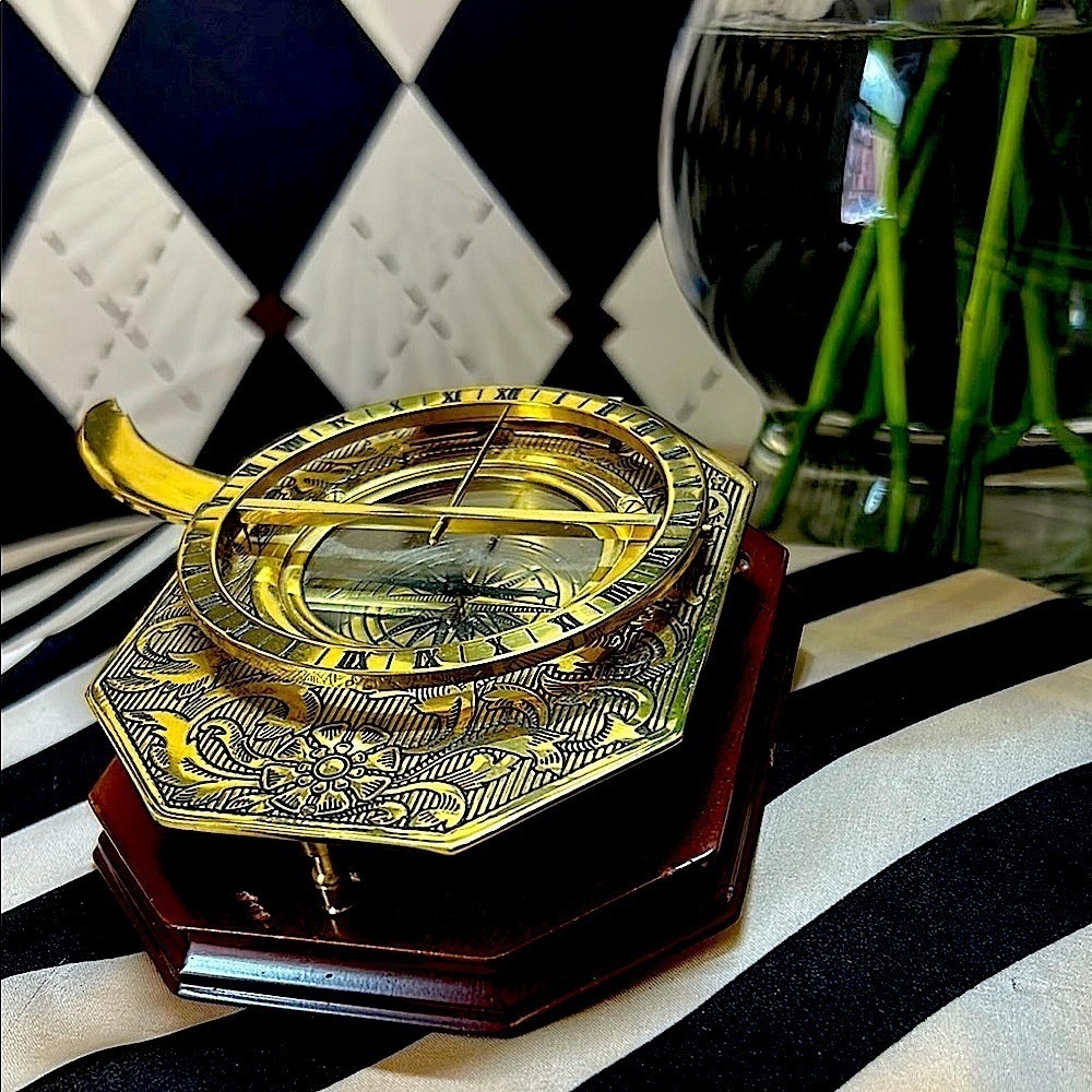 Brass Sundial Equinoctial Compass by Franklin Mint – Certificate of Auntheticity - Picture 3 of 12